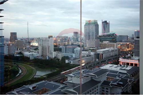 The Rajdamri Condo for rent